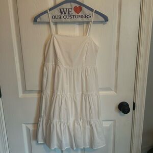 Francesca‘s white dress